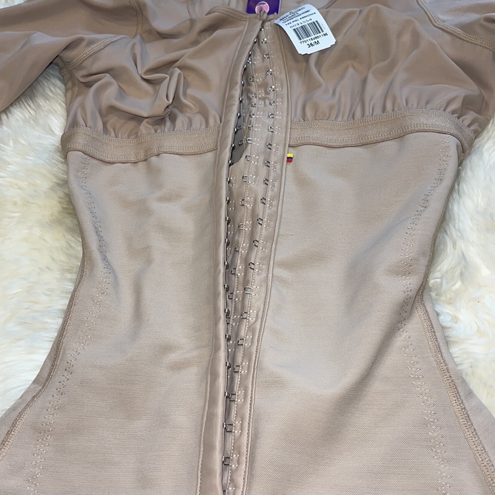 Shapewear - Picture 2 of 4